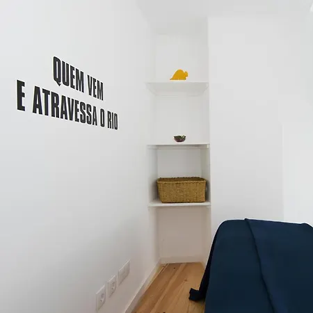 아파트 Casa Do Castelo 1- Work Or Relax In The Historic Heart Of Lisbon!