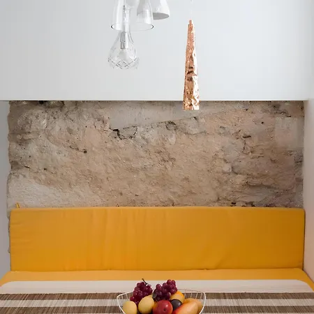 Apartment Casa Do Castelo 1- Work Or Relax In The Historic Heart Of Lisbon! *
