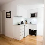 Casa Do Castelo 1- Work Or Relax In The Historic Heart Of Lisbon! * Lisboa