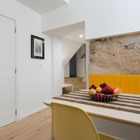 Casa Do Castelo 1- Work Or Relax In The Historic Heart Of Lisbon! דירה